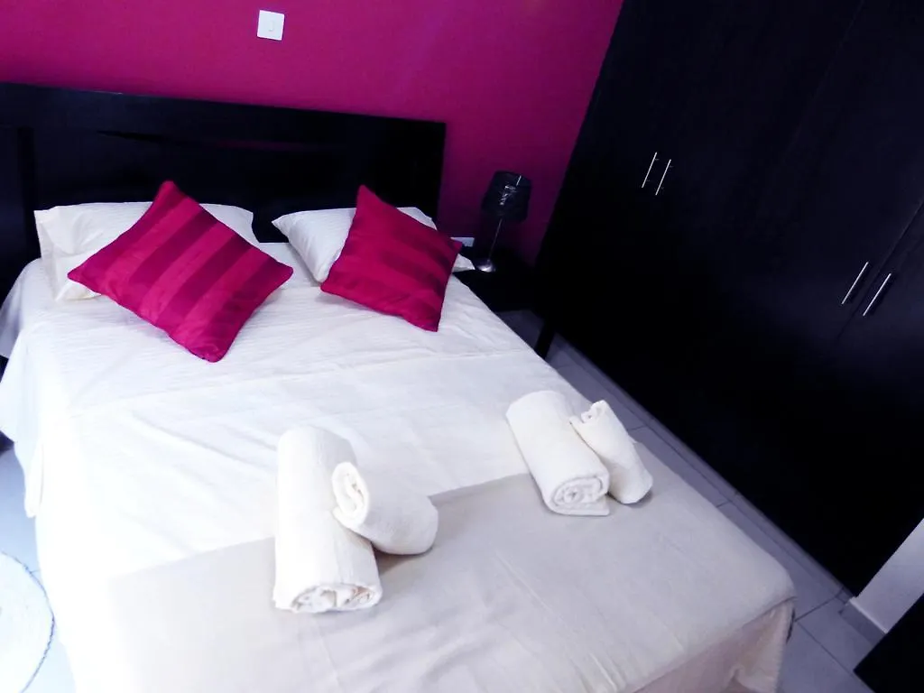 Apartman Luxury City Center Apartaments Lárnaka
